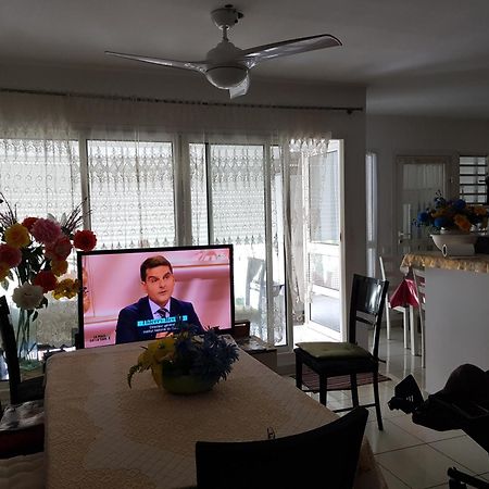 T3 Dans Residence Bon Standing Tres Proche Centre Ville Saint Denis Bagian luar foto